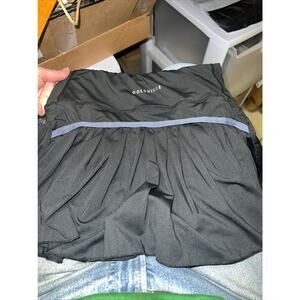 Goldhinge pleated skirt in PERFECT condition-Black and Navy